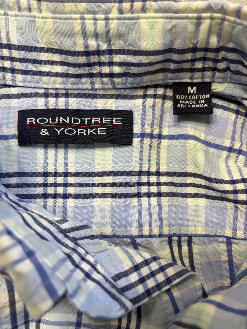 Roundtree & Yorke Men’s Blue and White Plaid Short-Sleeve Button-Down Shirt - Picture 4 of 4